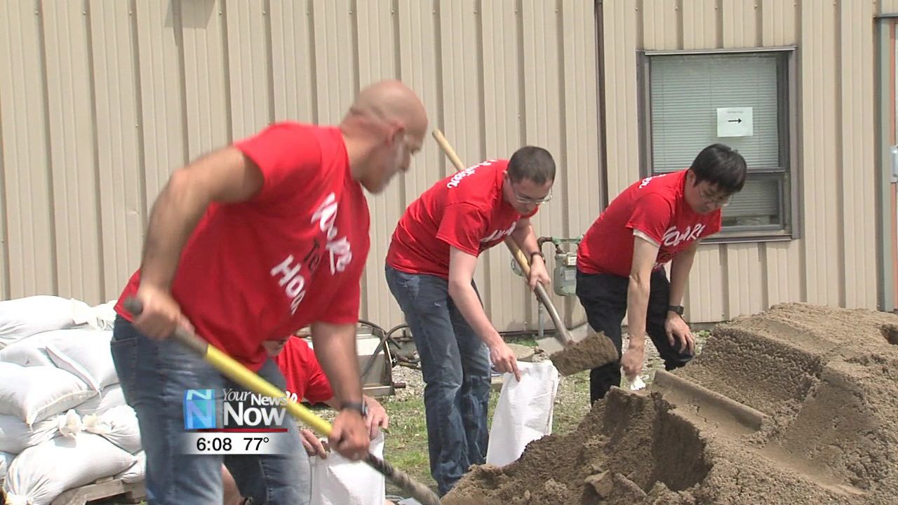 SRK Ohio employees give back to the Bluffton Community1.jpg